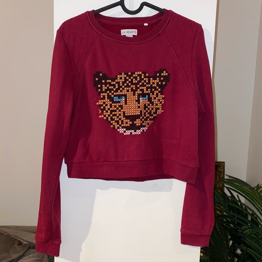 5 FOR $25! 
PAC SUN long sleeve embroidered crop top!